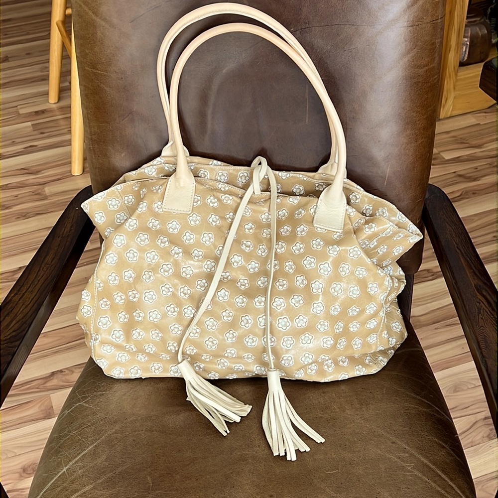 CAVALCANTI BAG large tan & white embossed flowers with tassel tie closure EUC